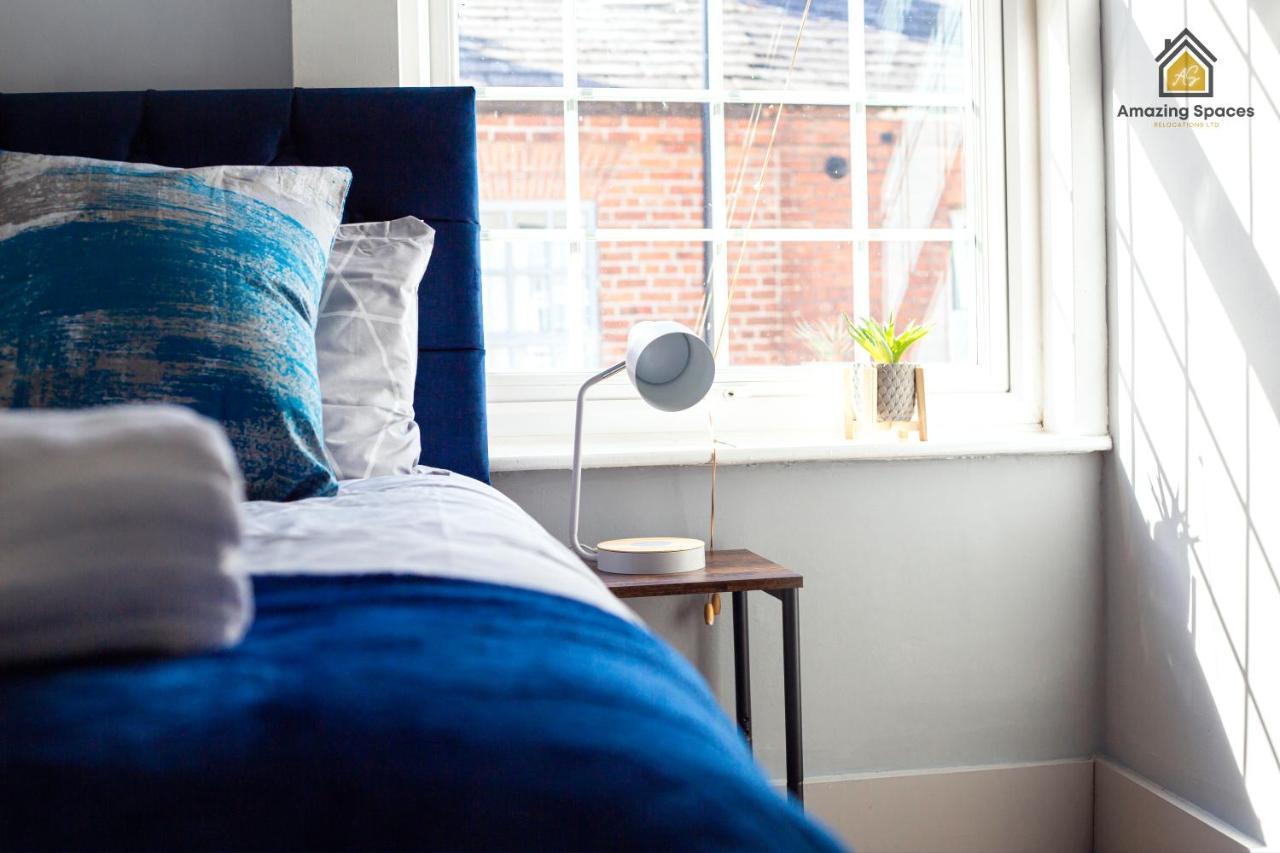 City Centre 2 Bed Flat Sleeps 3 For Work And Leisure With Free Wifi By Amazing Spaces Relocations Ltd Warrington Bagian luar foto
