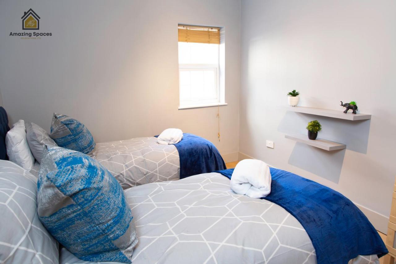 City Centre 2 Bed Flat Sleeps 3 For Work And Leisure With Free Wifi By Amazing Spaces Relocations Ltd Warrington Bagian luar foto