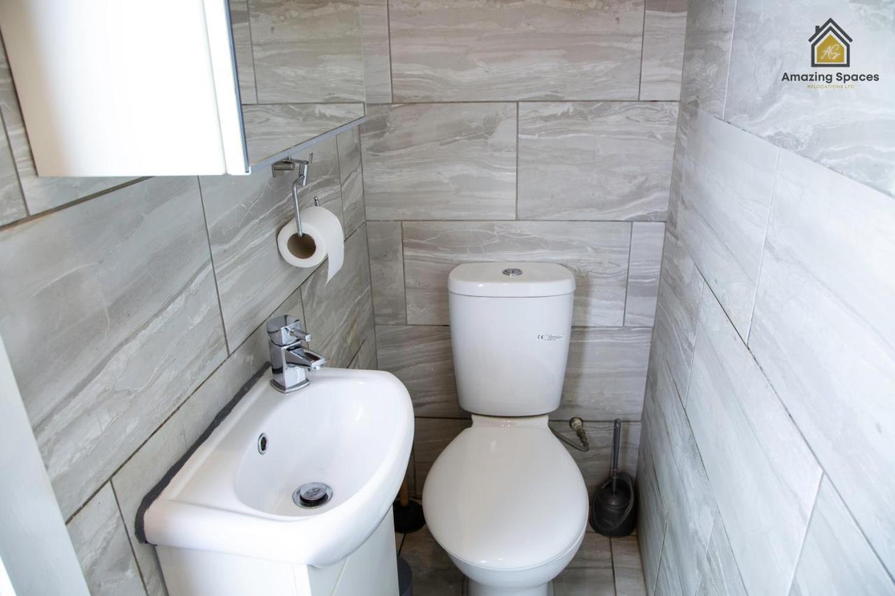 City Centre 2 Bed Flat Sleeps 3 For Work And Leisure With Free Wifi By Amazing Spaces Relocations Ltd Warrington Bagian luar foto